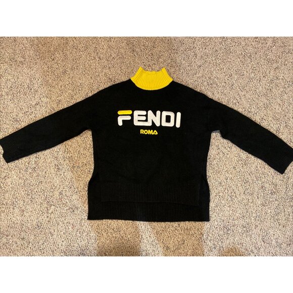 $1090 FENDI x FILA CROPPED LOGO EMBROIDERY THICK SWEATER Size: 36